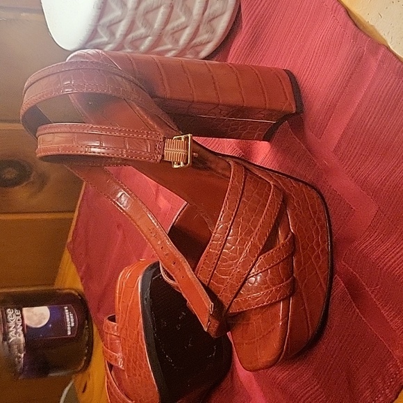 Aldo red strappy platform heels - Picture 3 of 3